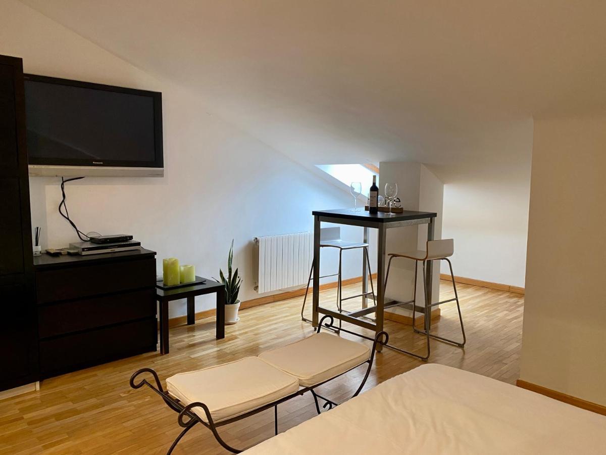 Апартаменти Atico Duplex Rio Ebro Аро Екстер'єр фото